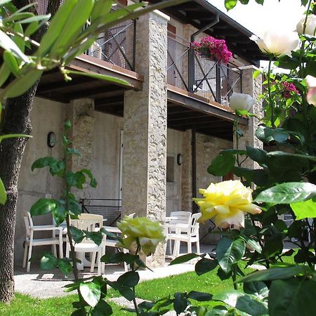 Hotel Romeo Тори дел Бенако Екстериор снимка