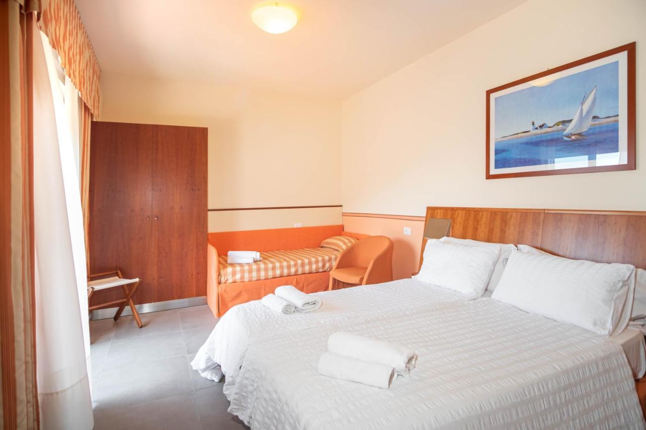 Hotel Romeo Тори дел Бенако Екстериор снимка