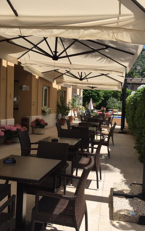 Hotel Romeo Тори дел Бенако Екстериор снимка